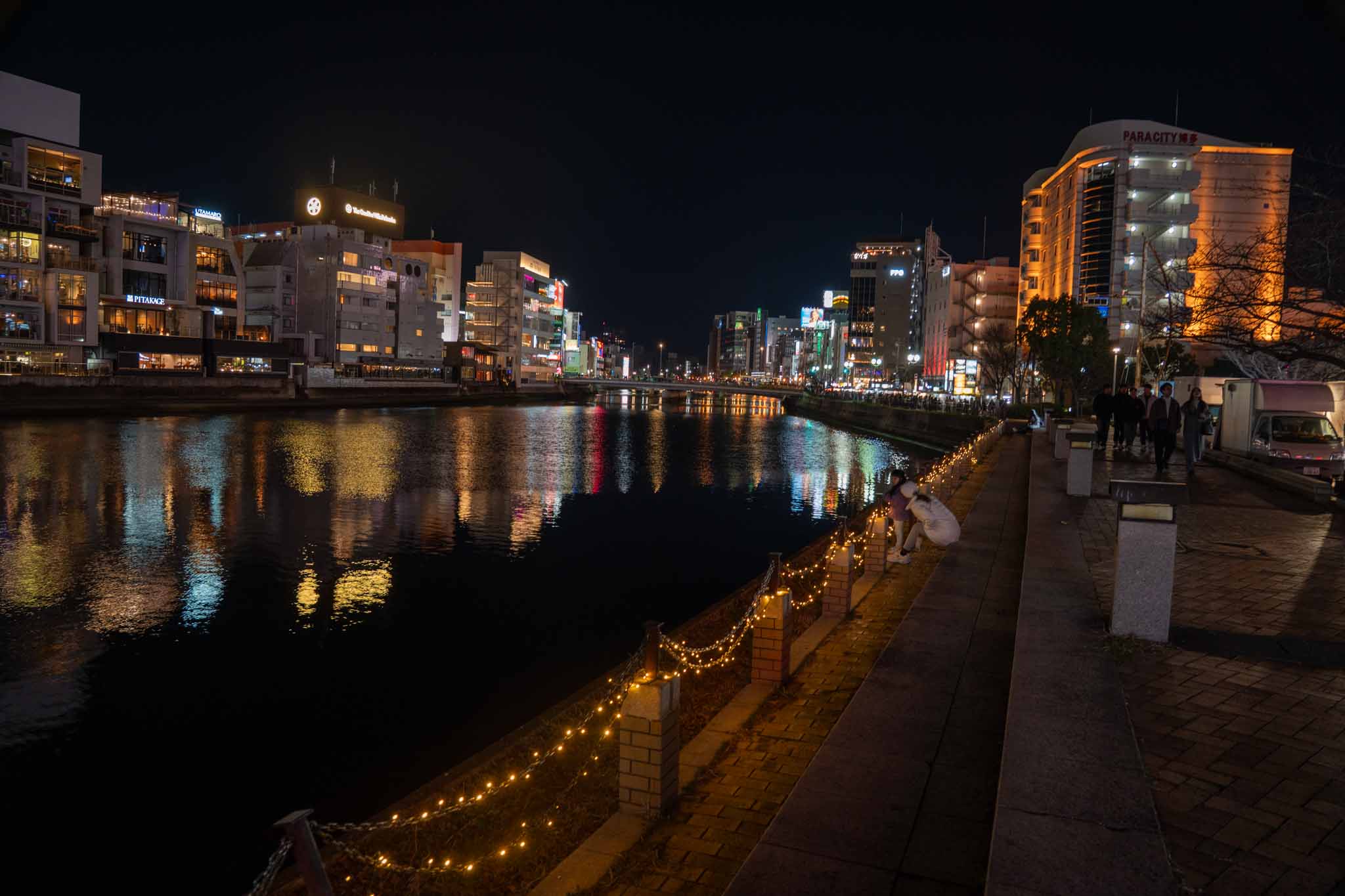 問い合わせ対応の属人化を解消！AIチャットボットで誰でも同じ対応を